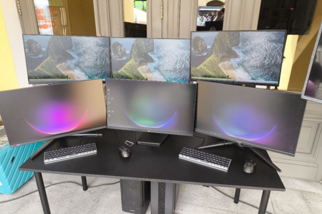 Доставили, установили, подключили и по окончанию увезли мониторы с кронштейнами и компьютеры с периферией на IT мероприятие