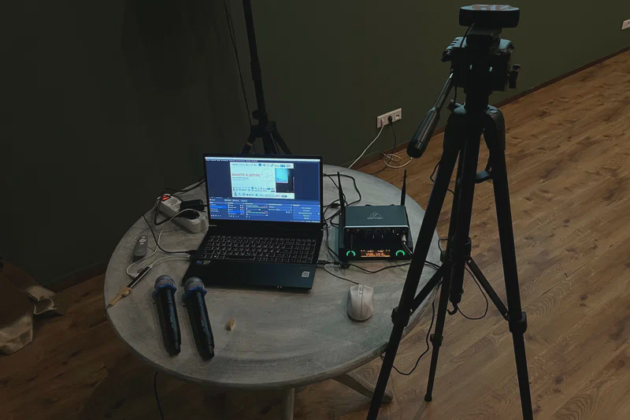 Предоставили с доставкой мощные ноутбуки для конференции