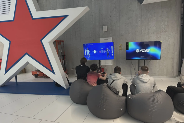 Полностью обустроили интерактивную зону с игровыми консолями Sony Playstation 5 и играми и сопровождением во время проведения финала "ОХЛ" в хоккейном городке СКА в г. Санкт - Петербурге.