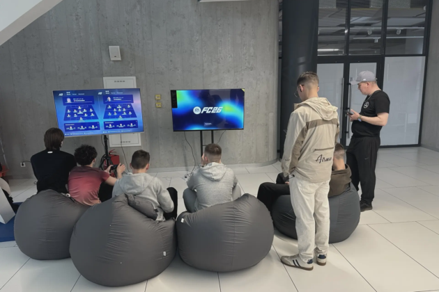 Полностью обустроили интерактивную зону с игровыми консолями Sony Playstation 5 и играми и сопровождением во время проведения финала "ОХЛ" в хоккейном городке СКА в г. Санкт - Петербурге.
